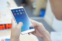  Tận mục điện thoại Xiaomi Mi Max vừa về Việt Nam