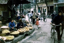 Vì sao thời bao cấp ít phải lo chuyện thực phẩm bẩn?