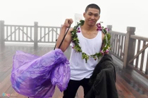 Phát sốt thanh niên Sài Gòn mặc áo ba lỗ leo đỉnh Fansipan