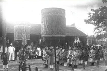 Ảnh độc về lễ tưởng niệm vua Gia Long năm 1926