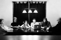 Bộ ảnh sốc: Khi con người là nô lệ của mạng xã hội