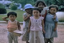 Kho ảnh khổng lồ về VN 1991-1993: Trẻ em đường phố SG