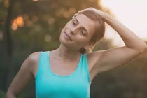 5 “bí kíp” siêu đơn giản giúp đánh bay cơn đau cứng cổ dày vò