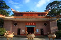 Vẻ độc đáo của “chùa Tàu” giữa xứ Đà Lạt 