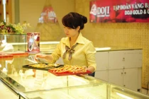 Giá vàng cuối tuần đứng im