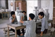 Kho ảnh khổng lồ về VN 1991-1993: Làng gốm cổ Bát Tràng