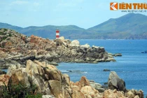 Choáng ngợp cảnh kỳ vĩ của Gành Đèn Phú Yên