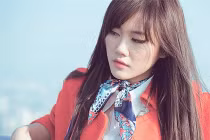 Văn Mai Hương mặt mũi biến dạng lạ trong shoot hình mới