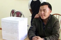 Người đàn ông bị bắt khi đeo balô 10 kg thuốc phiện đi bán