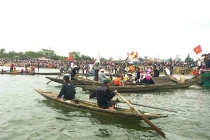 Mục kích lễ hội đua thuyền làng Mai Xá