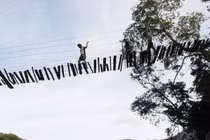 Zoom cầu treo cao nhất Quảng Ngãi chấm dứt ám ảnh rơi chết