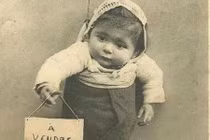 Loạt bưu thiếp "bán trẻ em" lạ lùng ở nước Pháp thế kỷ trước