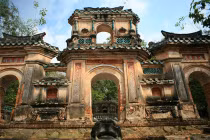 Khu mộ cổ hoang phế tuyệt đẹp trên đất Bình Dương