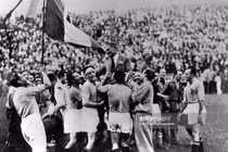 Hình ảnh khó quên về World Cup đầu tiên ở châu Âu