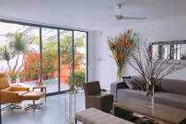 Cặp bài trùng Thanh Hằng - Hà Hồ: Ai giàu có hơn? 