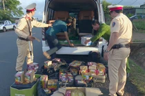 Mua pháo hoa đốt dịp Tết có thể bị phạt 10 triệu