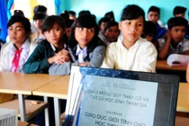 Nhiều nữ sinh cấp hai mang bụng bầu đến lớp