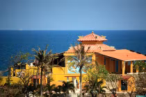 Khám phá ngôi miếu có vị trí đặc biệt nhất Việt Nam 