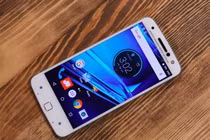  Cận cảnh điện thoại Moto Z: Ván bài của Lenovo