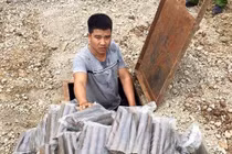 Hầm bí mật khủng dưới lòng đất cất giấu hàng tạ thuốc nổ