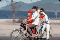 Bộ ảnh cực độc về xe máy ở Nha Trang năm 1969