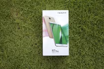 Loạt ảnh đập hộp điện thoại Oppo R7 Plus