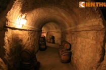 Khám phá hầm rượu cổ độc nhất vô nhị tại Việt Nam
