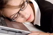  5 mẹo giúp dân văn phòng lập tức hết buồn ngủ