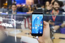  Cận cảnh điện thoại ZTE Blade V7 dáng nuột tại MWC 2016
