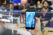  Cận cảnh điện thoại ZTE Blade V7 dáng nuột tại MWC 2016