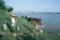 Ảnh vô cùng xúc động về Việt Nam năm 1985 (1)