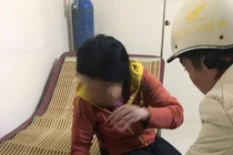 Một phụ nữ bị người tình lấy thanh sắt đâm vào vùng kín