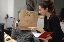 Cười té ghế với trò giải khuây của dân công sở 