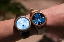 Ngắm phiên bản vàng hồng, bạch kim của Samsung Gear S2 Classic