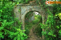 Cảnh lạnh người ở cung điện hoang phế của vua Gia Long