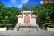 Thăm nơi an nghỉ của 10 cô gái ngã ba Đồng Lộc 