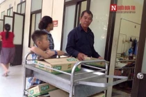 Người đàn ông nghèo lái xe ôm và 10 năm làm từ thiện