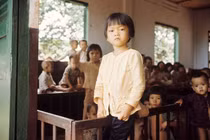 Trẻ em VN thời chiến qua ảnh của Jean-Claude Sauer