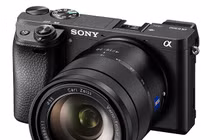  Cận cảnh máy ảnh Sony A6300 “kỷ lục lấy nét” vừa xuất hiện