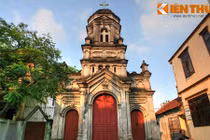 Khám phá nhà thờ cổ “siêu nhỏ” độc đáo của Hà Nội