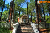 Lăng mộ ít biết của một ông vua nhà Nguyễn