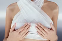 Bất ngờ với lý do nâng ngực làm đẹp của mẹ đơn thân