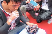 "Cay xé lưỡi" cuộc thi ăn ớt giỏi nhất Trung Quốc