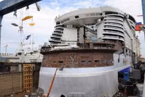 Cận cảnh lắp ráp du thuyền lớn nhất thế giới