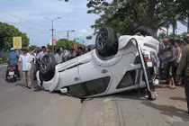 Hai xe con tông nhau kinh hoàng trên quốc lộ