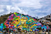 Ngôi làng kỳ lạ có nhiều màu sắc nhất thế giới