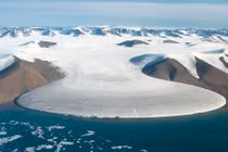 Tận mục vẻ đẹp kỳ thú của "sông băng chân voi"