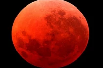 "Mặt trăng máu" tháng 9 sẽ hủy diệt loài người?
