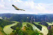 Những vùng sông, hồ màu sắc kỳ quái nhất thế giới