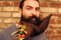 Bộ râu lạ biến hóa kỳ ảo của trai trẻ gây sốc